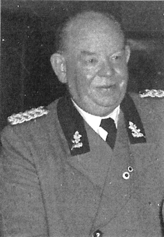 Oberst Fritz Schneider